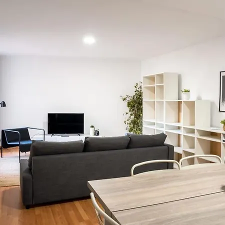 Plaza Urquinaona And Comfortable 3bd バルセロナ