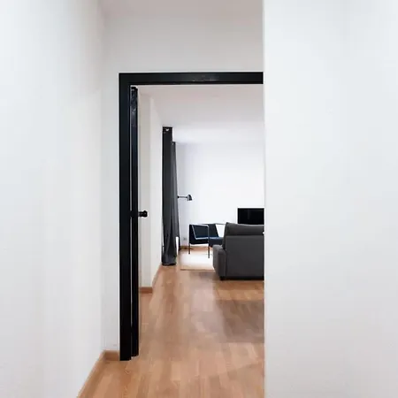 Plaza Urquinaona And Comfortable 3bd アパート バルセロナ
