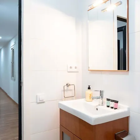 Plaza Urquinaona And Comfortable 3bd *